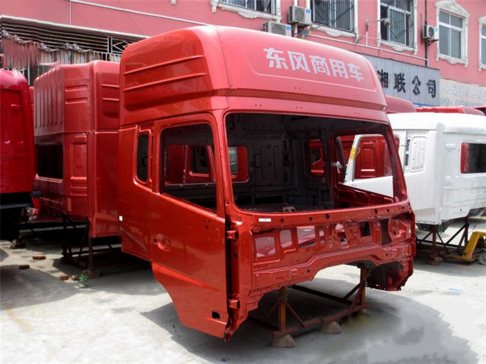 新款天龙珠光红驾驶室空壳